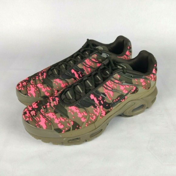 air max plus digi camo olive